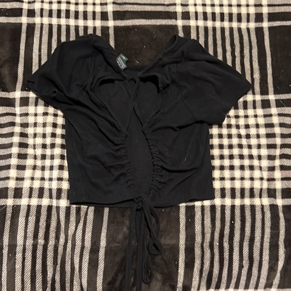 Cropped open back tee - Picture 2 of 2